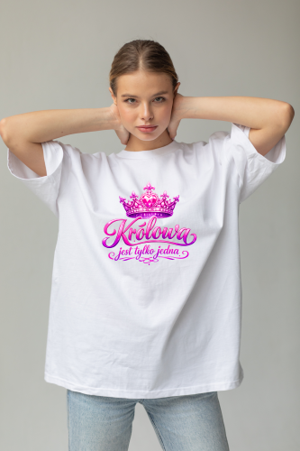 1261 biała kobieta oversize 4.png