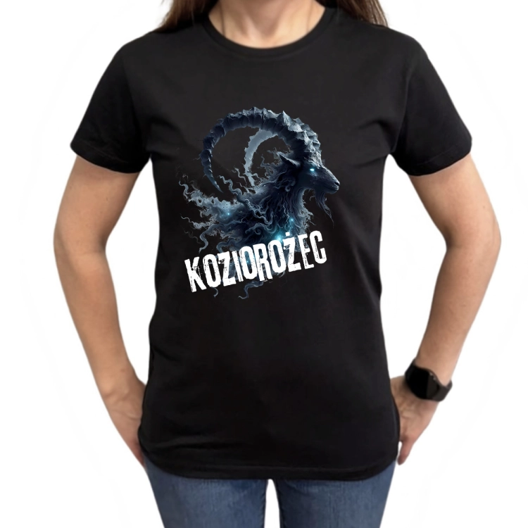 Koszulka damska Koziorożec znak zodiaku Dark Fantasy mroczny koziorożec z wielkimi rogami i błękitnymi oczami na czarnej koszulce