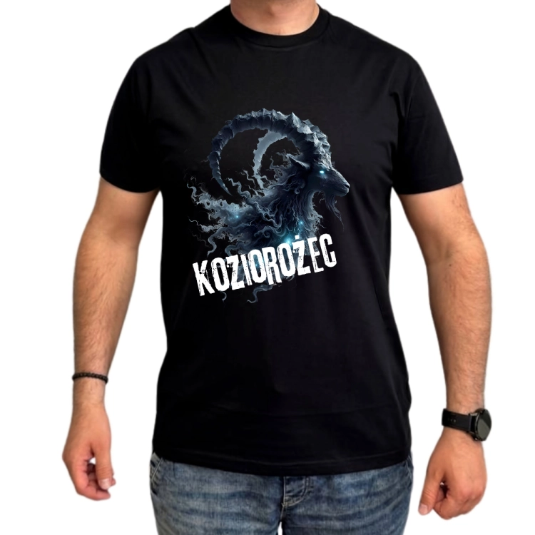 Koszulka męska Koziorożec znak zodiaku Dark Fantasy mroczny rogaty koziorożec z niebieskim świecącym okiem i białym napisem
