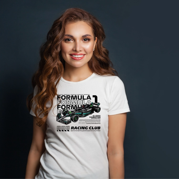 Biała koszulka damska Mercedes F1 Lewis Hamilton z wyścigowym bolidem i napisem Racing Club